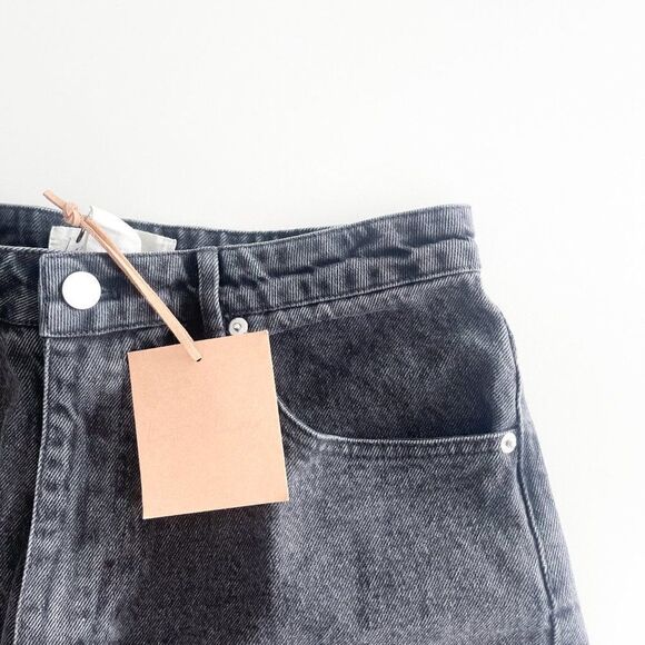 LOST IN LUNAR // The George Shorts // crafted from a 100% cotton denim // Size 8 - Picture 14 of 16